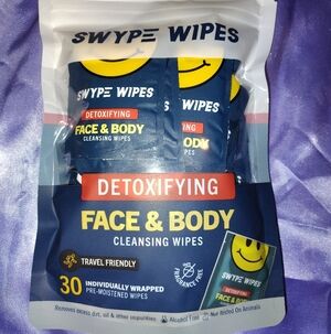 Swype Detoxifying Face & Body Cleansing Wipes - Blue 30 Count